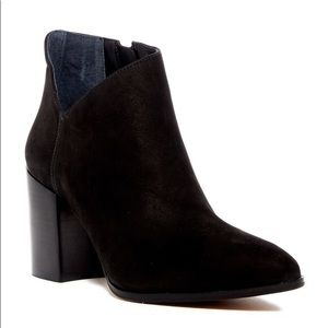 Vince Camuto Kathrina Booties Black Nubuck Sz 9